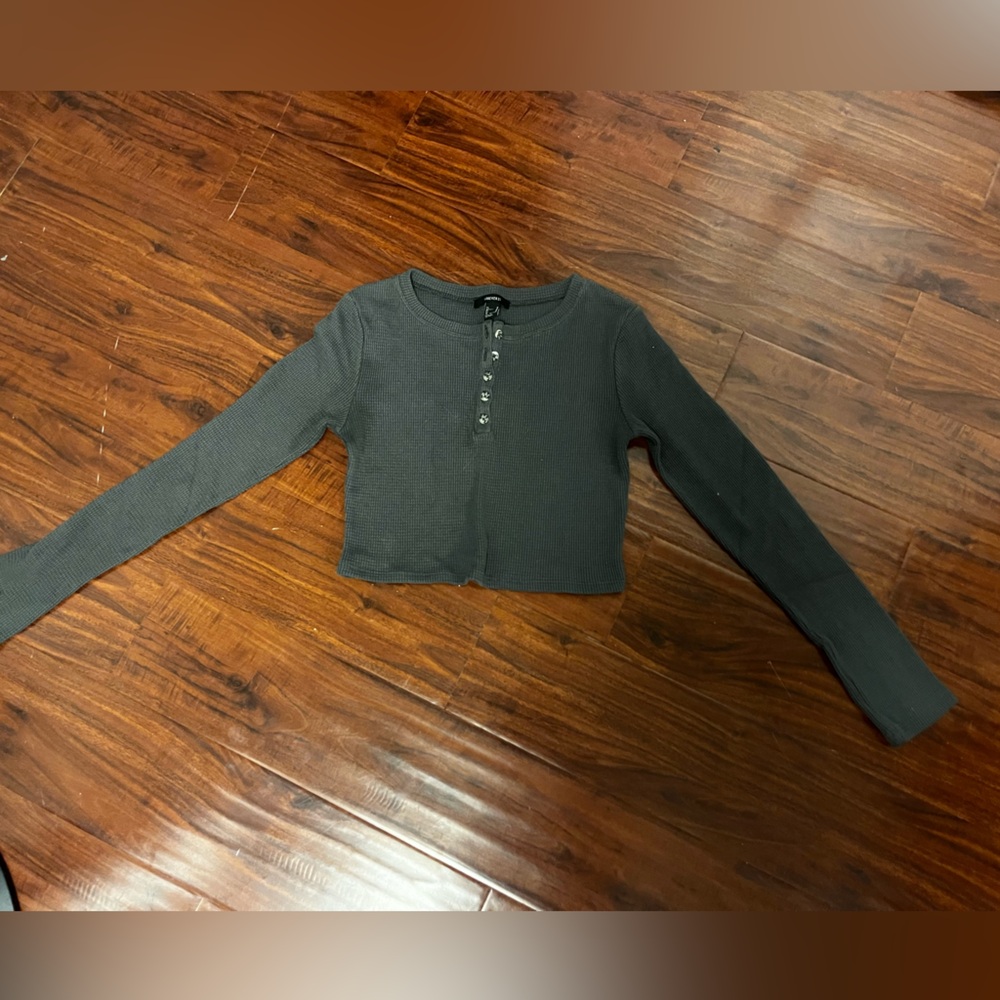 Forever 21 Cropped Long Sleeve Size Medium